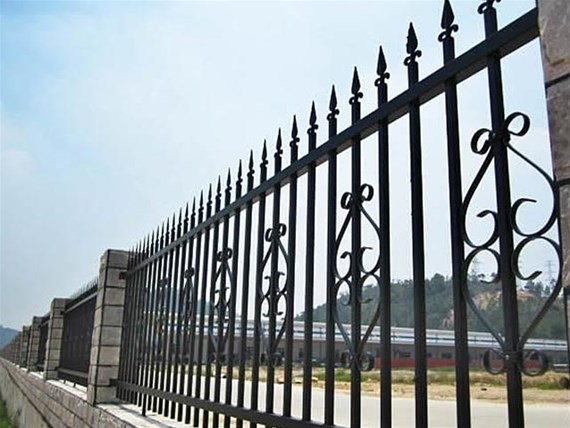 云南鋅鋼護欄網如何保養才能延長壽命？